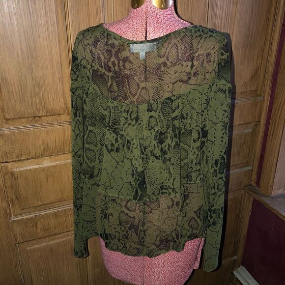 Jennifer Lopez Snakeskin Blouse    - Picture 3 of 7